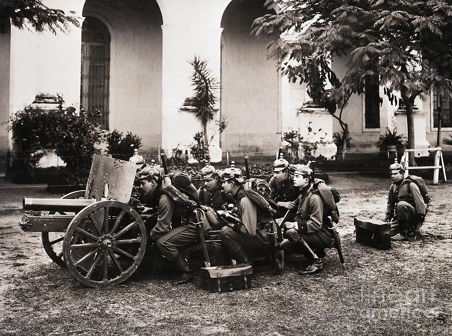 Paraguayan Army Artillery Squad Photograph by Bettmann