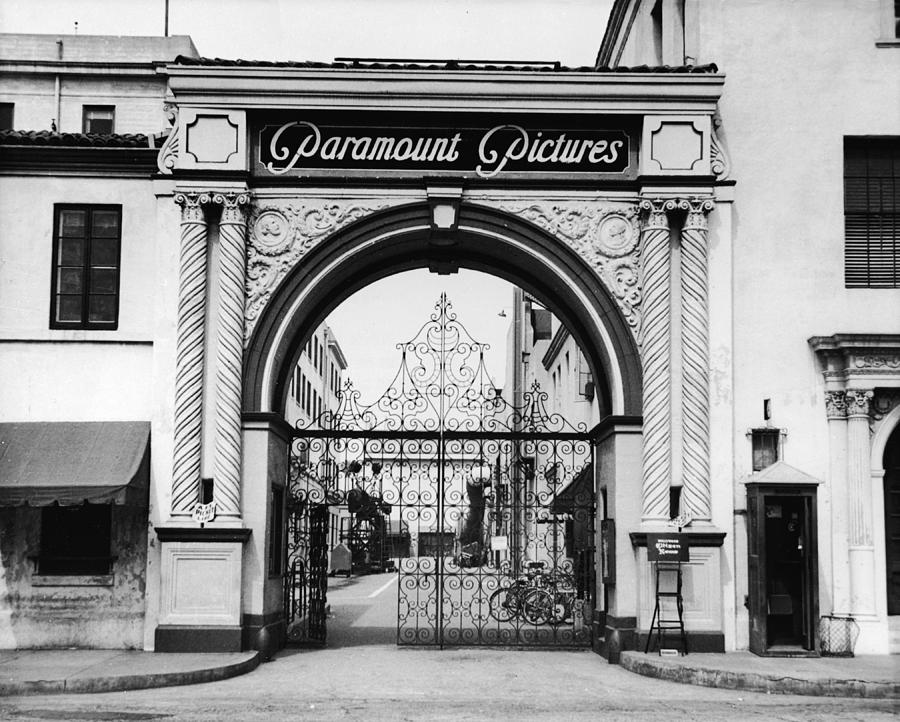Paramount Pictures Entrance Gate Photograph by American Stock Archive