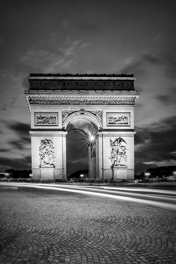 Paris Photograph - PARIS Arc de Triomphe - monochrome by Melanie Viola