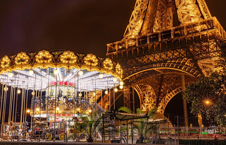Paris Dreams Photograph by Manu Morales