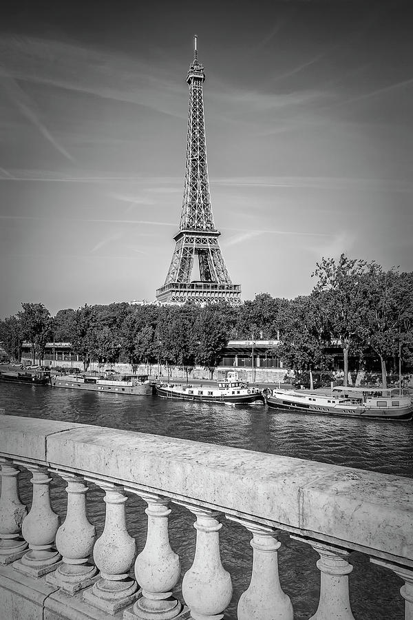 Paris Photograph - PARIS Eiffelturm and Seine - Monochrome by Melanie Viola