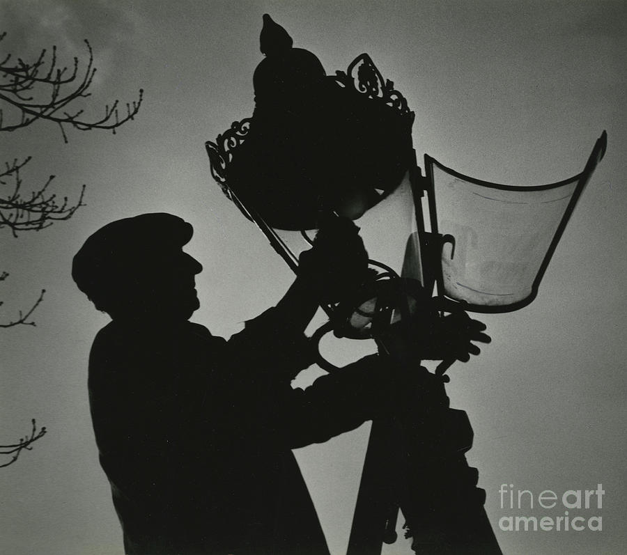 Park Lamp Cleaner Silhouette In Regents Park, London 1950s Photograph by English School