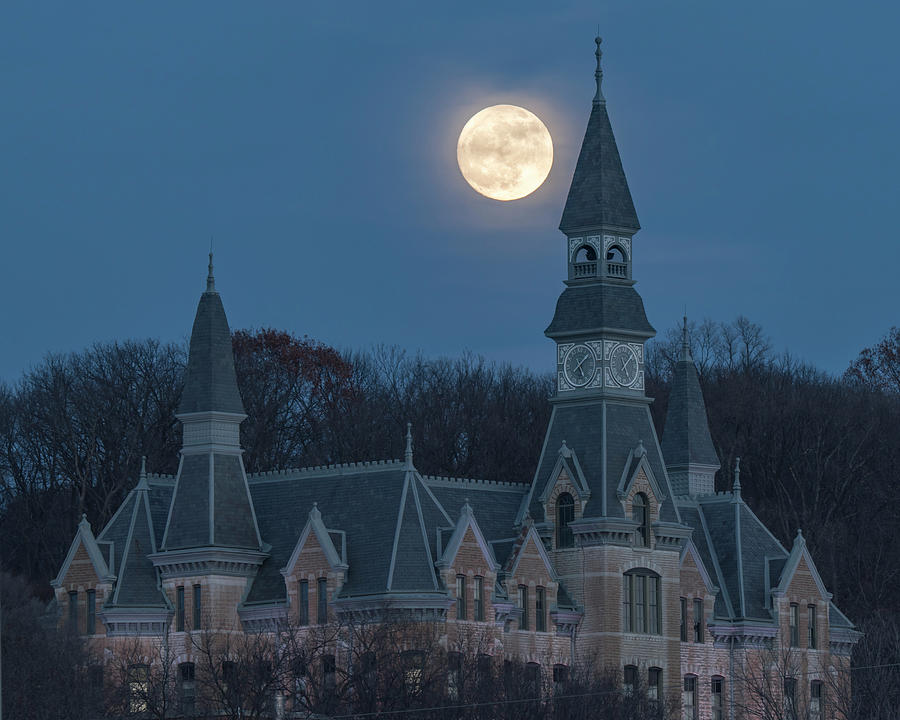 Parkville Moonrise Photograph by Steve Ferro