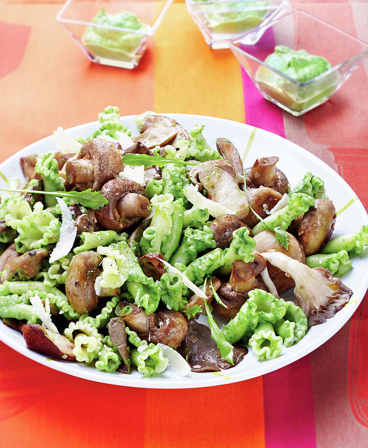 Pasta With Rocket Lettuce Pesto And Mushrooms Photograph by Scuiz In