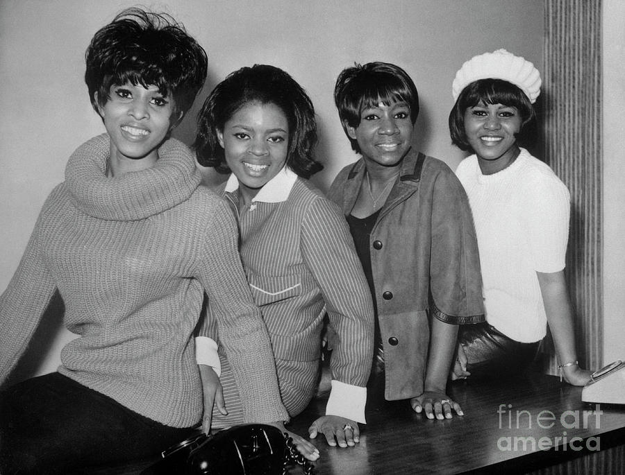 Patti Labelle And The Bluebelles Photograph by Bettmann