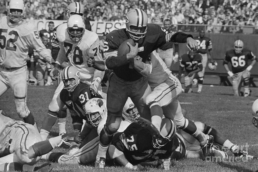 Paul Hornung Scoring For Green Bay Photograph by Bettmann Paul Hornung Scoring For Green Bay Photograph by Bettmann