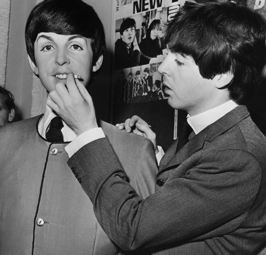 Paul Mccartney Photograph - Paul Mccartney And His Wax Statue At by Keystone-france
