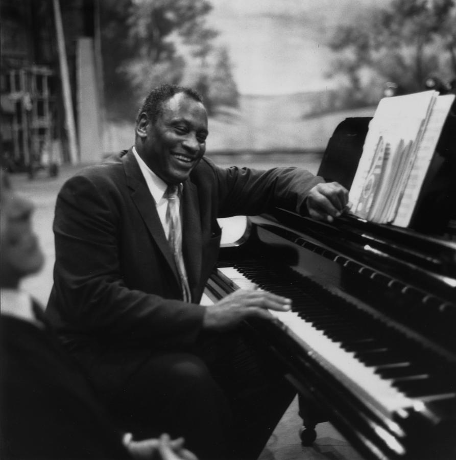 Paul Robeson Photograph by Keystone Features