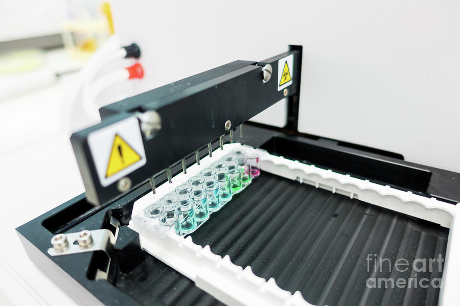 Indoors Photograph - Pcr Machine by Wladimir Bulgar/science Photo Library Indoors Photograph - Pcr Machine by Wladimir Bulgar/science Photo Library