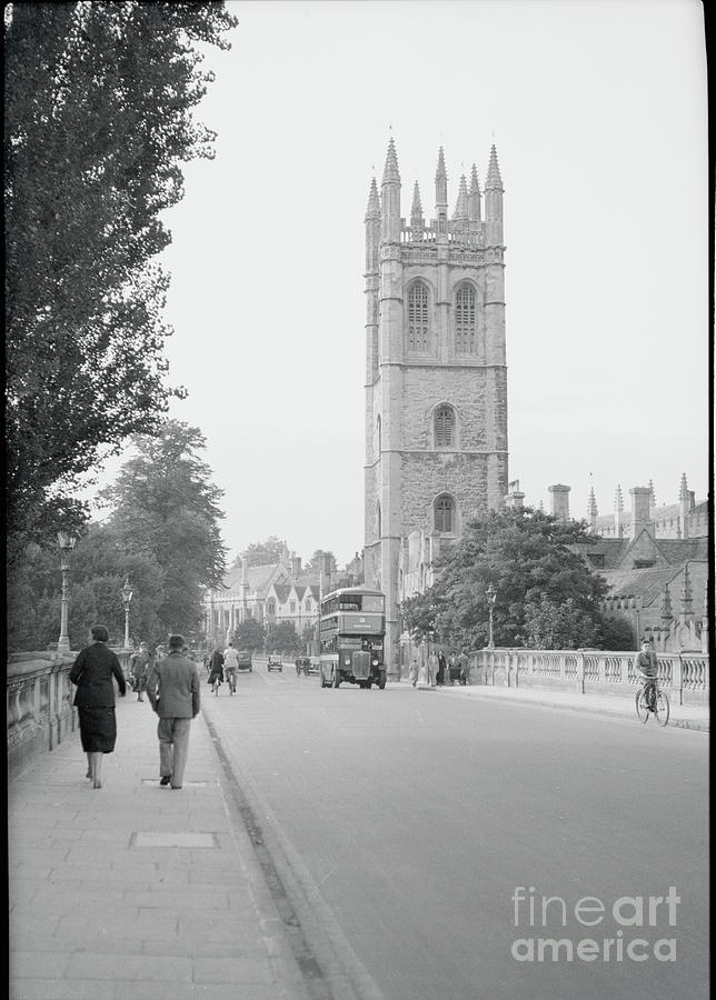 Pedestrians Strolling In Oxford Photograph by Bettmann