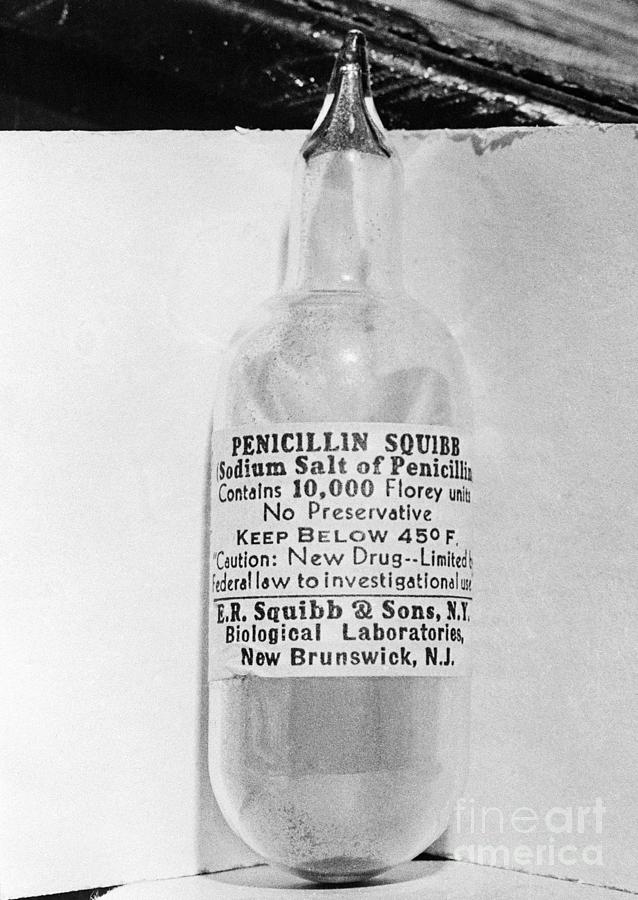 Penicillin Bottle Photograph by Bettmann
