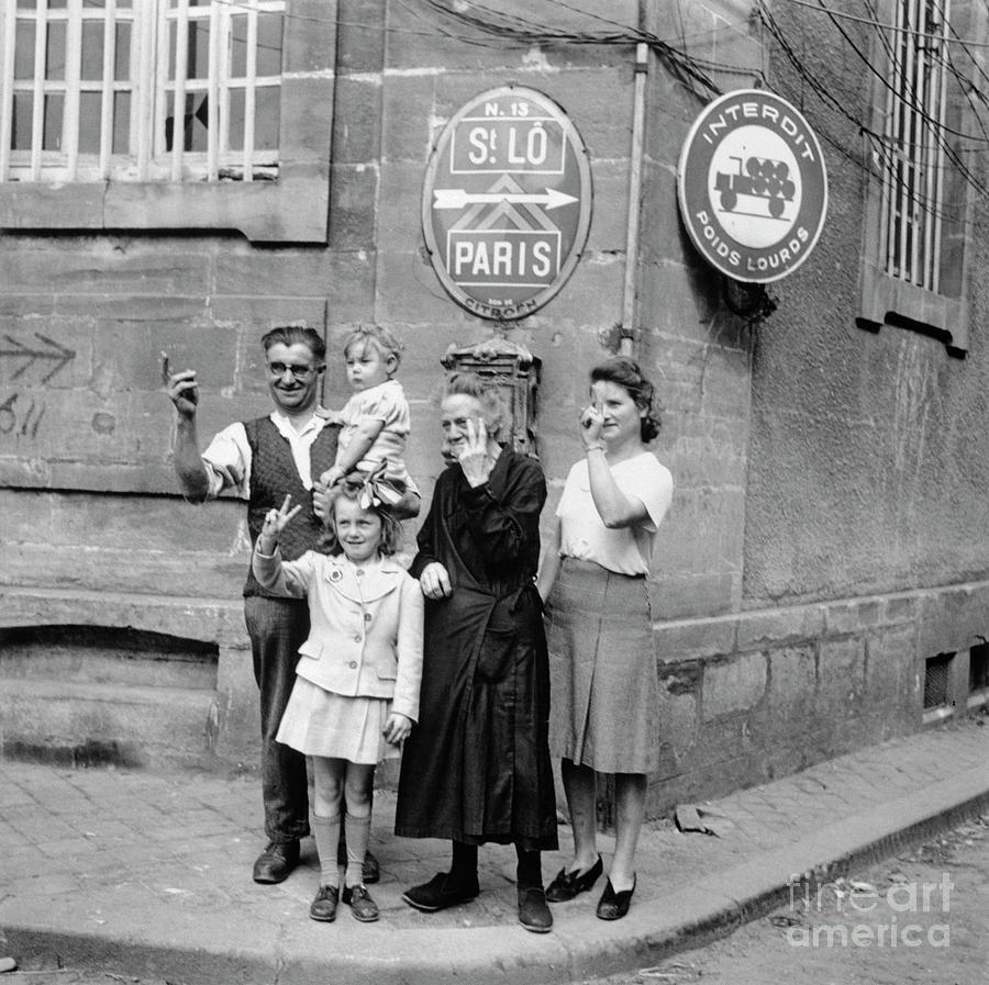 People Cheering Allies During World War Photograph by Bettmann