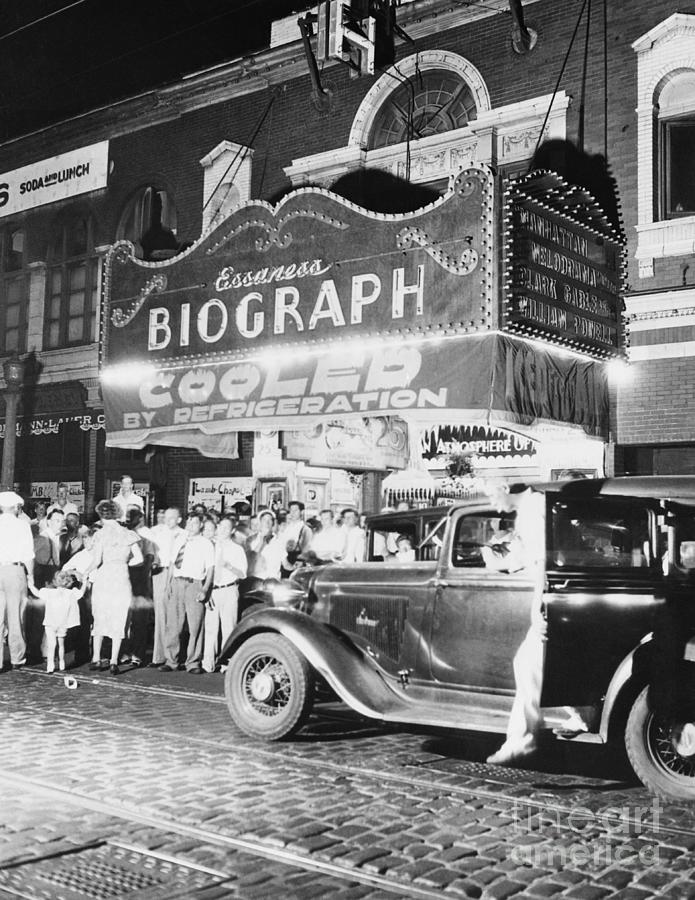 People Gathering Outside Theater Photograph by Bettmann