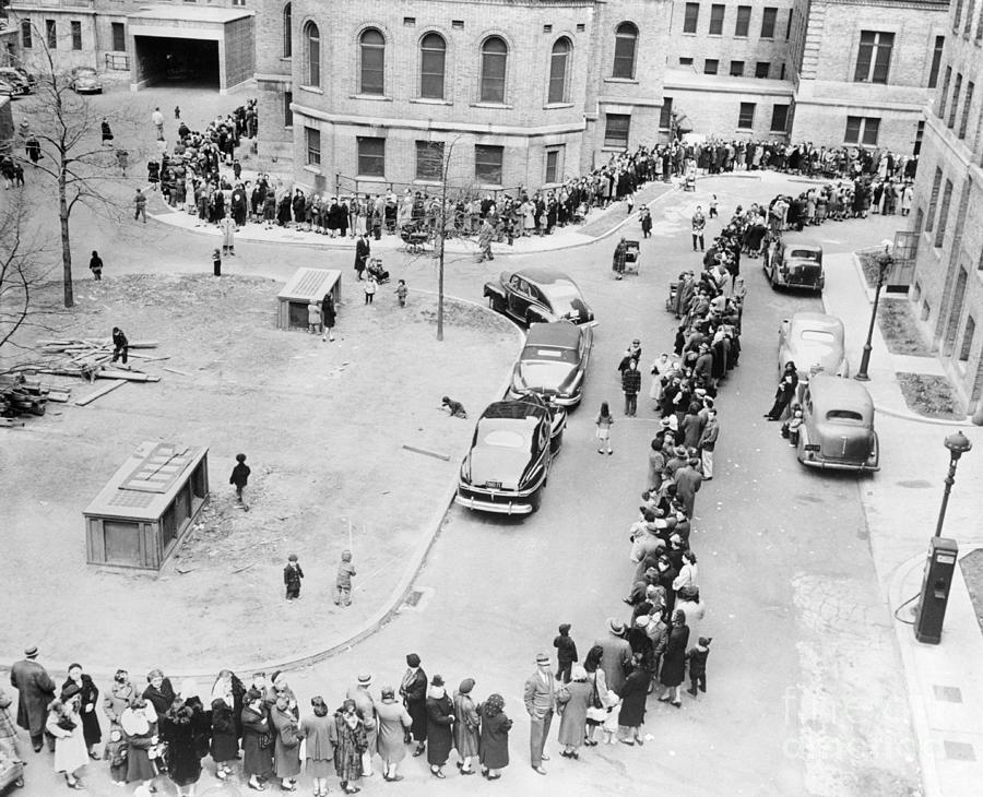 People Waiting In Line For Smallpox Photograph by Bettmann