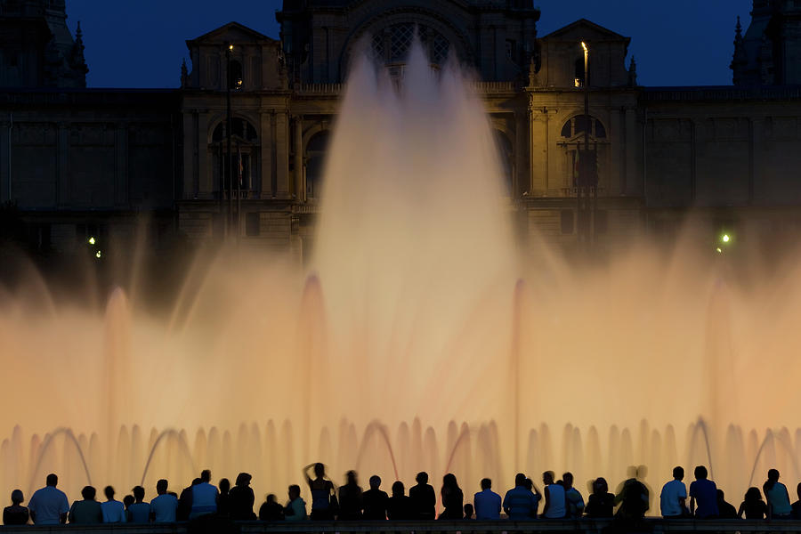 People Watching Fountain, Palace Of Photograph by Peter Adams