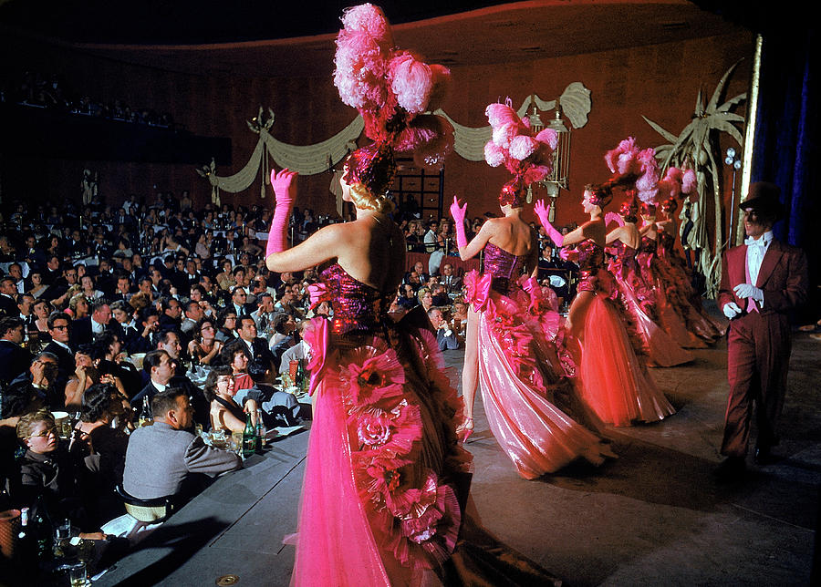Las Vegas Photograph - Performers onstage At The Dunes by Loomis Dean