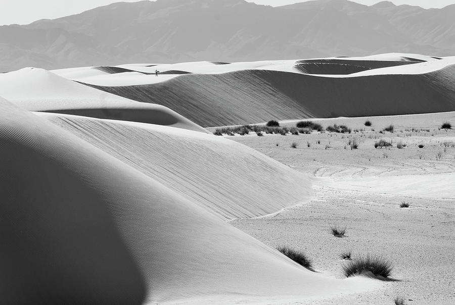 Perspective - White Sands National Monument, New Mexico Photograph by Richard Porter