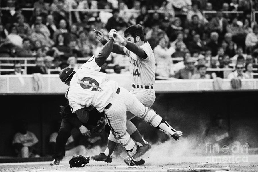 Pete Rose Being Tagged Photograph by Bettmann