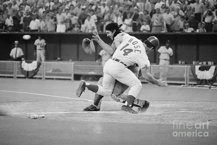 Pete Rose Colliding With Catcher Ray Photograph by Bettmann