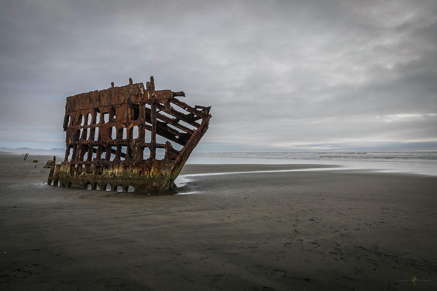Peter Iredale Photograph by David Barile