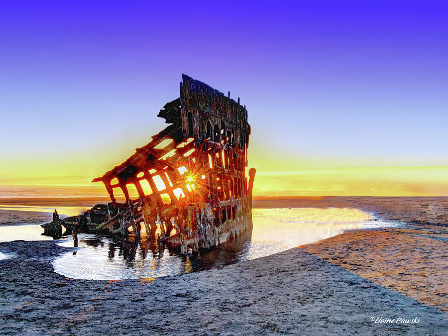 Peter Iredale Sunset Photograph by Elaine Pawski