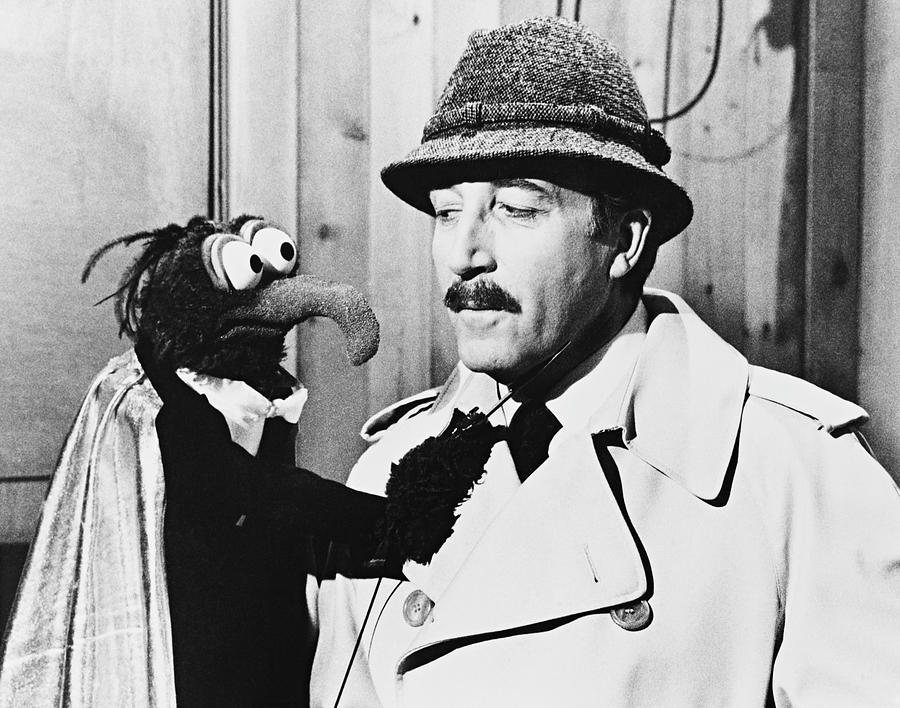 Peter Sellers Photograph - PETER SELLERS in THE MUPPETS SHOW -1976-. by Album