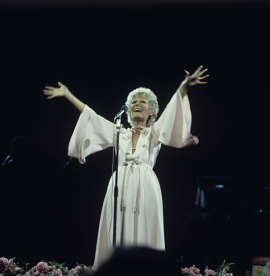 Petula Clark Performs On Stage Photograph by Tony Russell