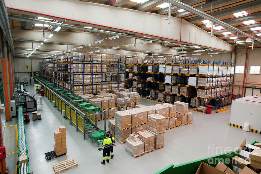 Pharmaceutical Drug Warehouse Photograph by Marco Ansaloni / Science ...