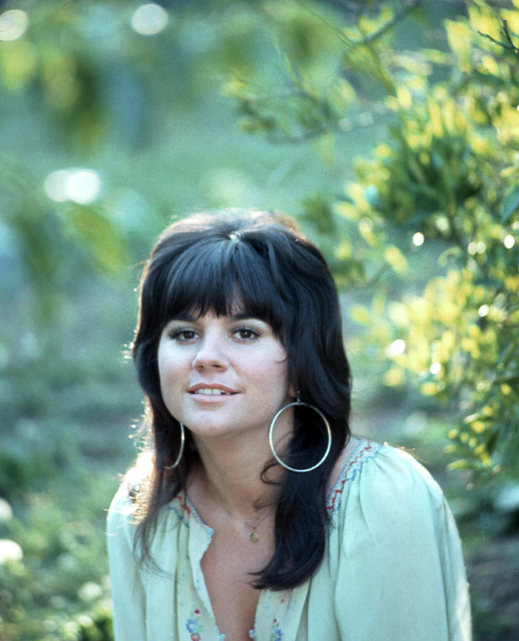 Photo Of Linda Ronstadt Photograph by Michael Ochs Archives