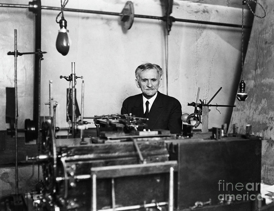 Physicist A.a. Michelson In Laboratory Photograph by Bettmann