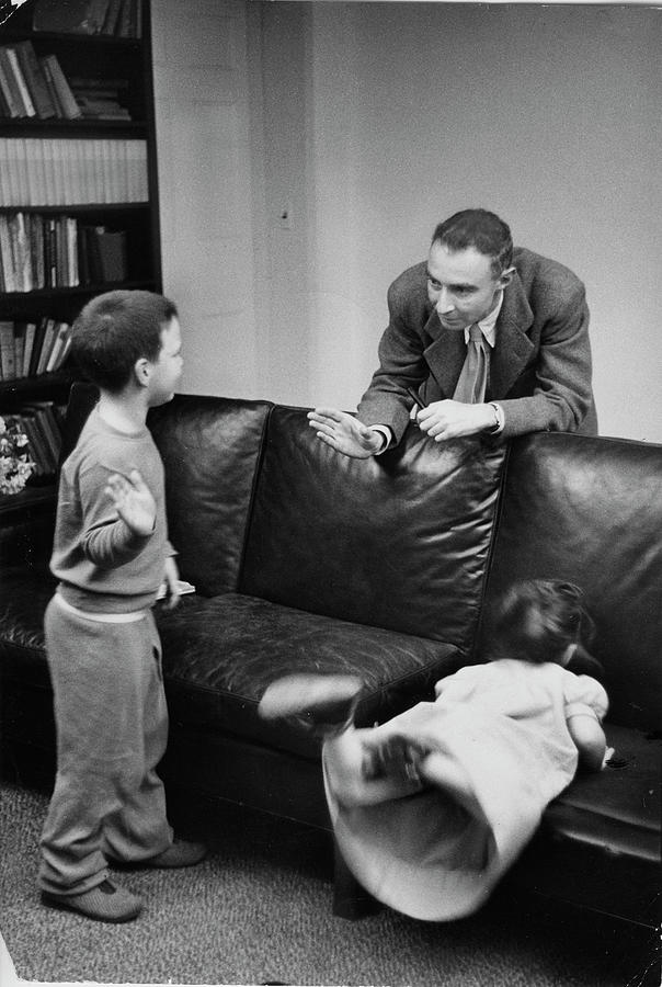 Physicist J. Robert Oppenheimer Photograph By Alfred Eisenstaedt - Fine ...