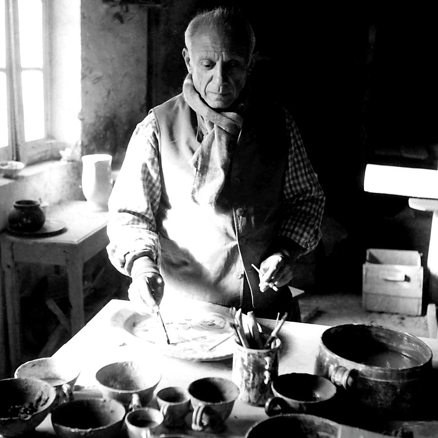 Black And White Photograph - Picasso Hard At Work by Globe Photos