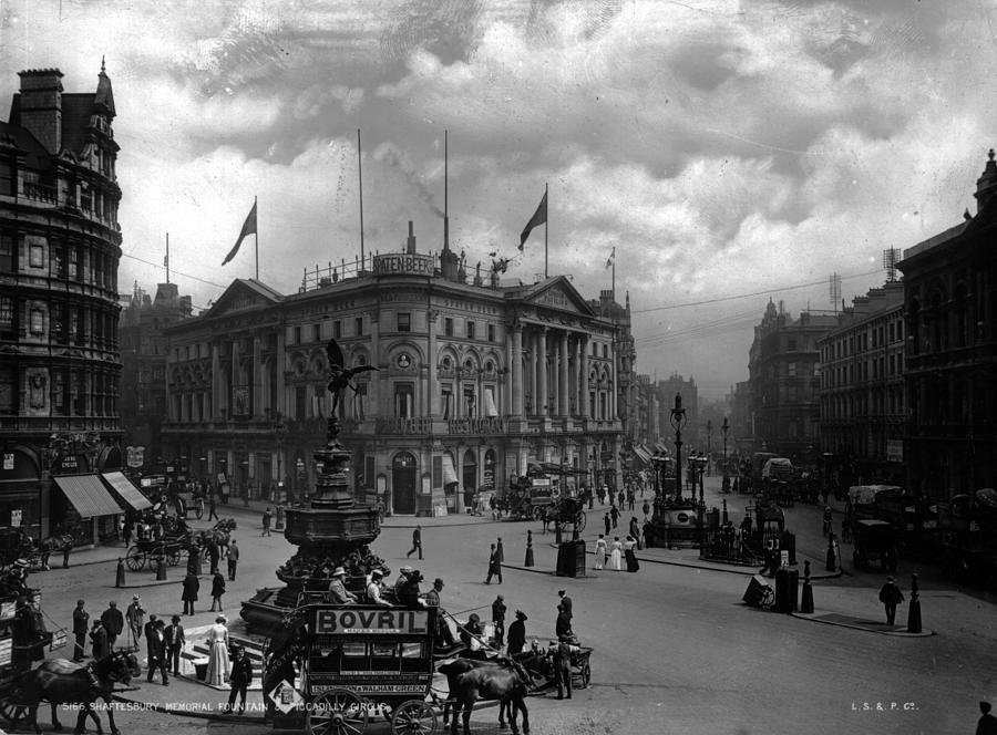 Piccadilly Circus Photograph by London Stereoscopic Company