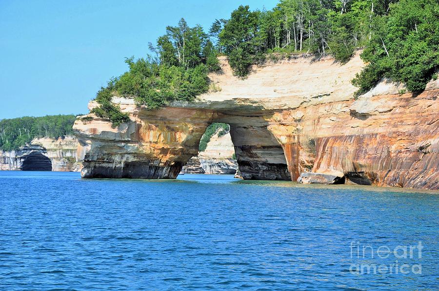 Pictured Rocks Petit Portal Digital Art by Leslie Gilbertson - Pixels