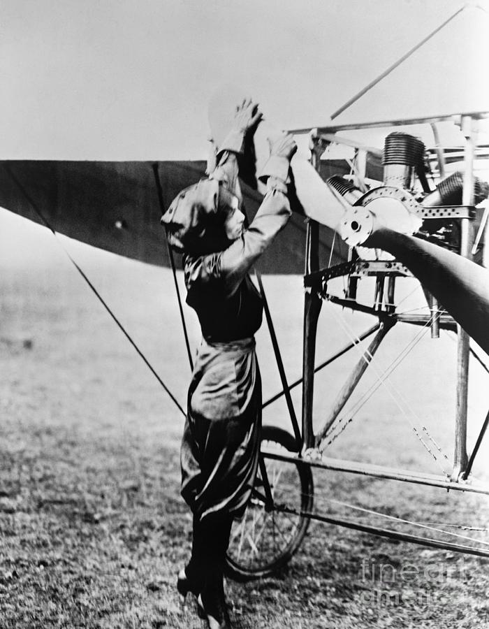 Pilot Harriet Quimby Starting Airplane Photograph by Bettmann