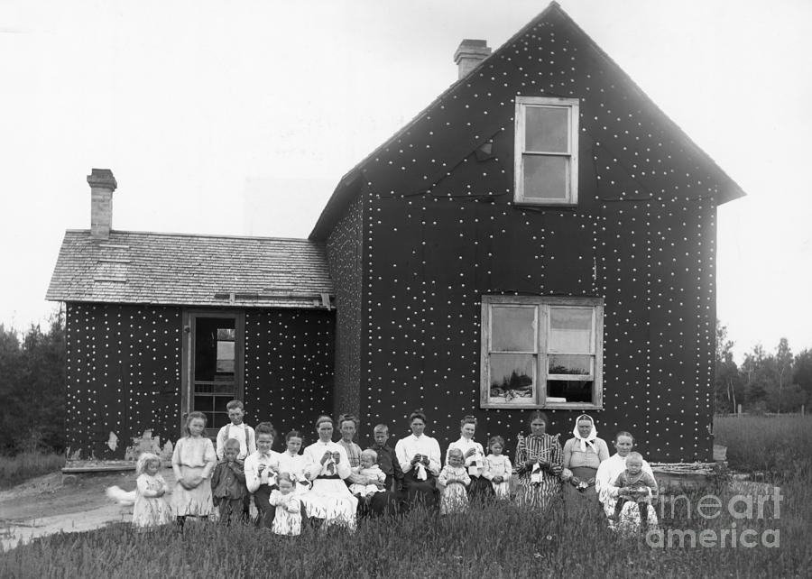 Pioneer Family In Front Of Tarpaper Home Photograph by Bettmann