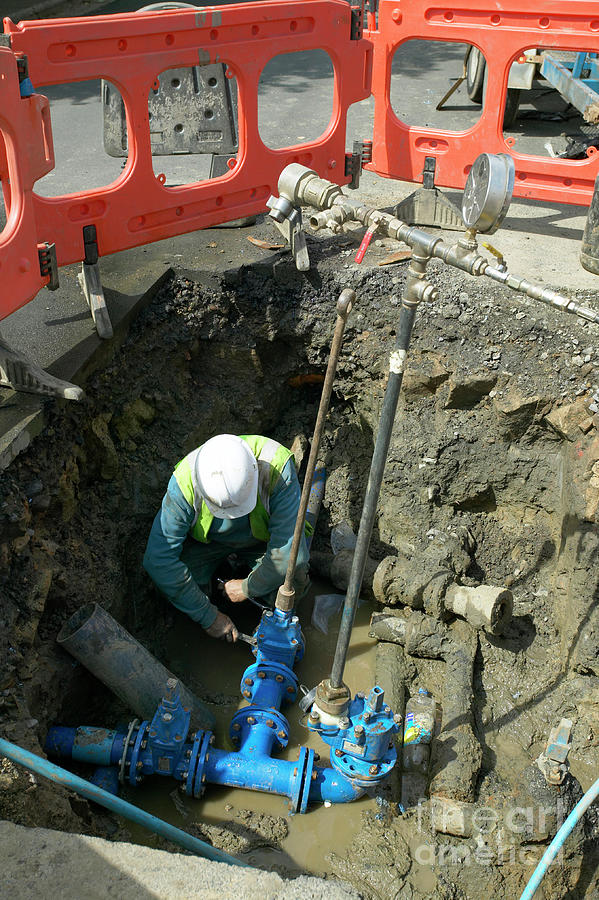 Pipe Bursting Photograph by Colin Cuthbert/science Photo Library Fine