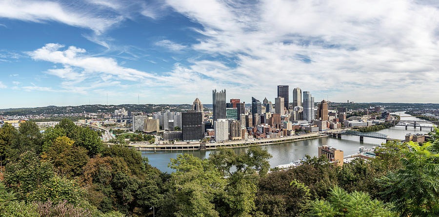 Pittsburgh PA Skyline  Photograph by John McGraw