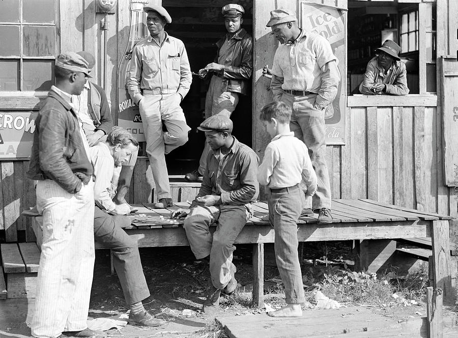Playing Checkers, Juke Joint, 1941 Photograph by Science Source