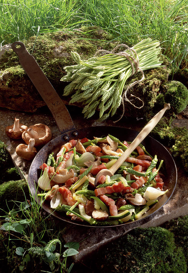Poelee De Legumes Et Lardons Sauteed Asparagus, Mushrooms, Onions And