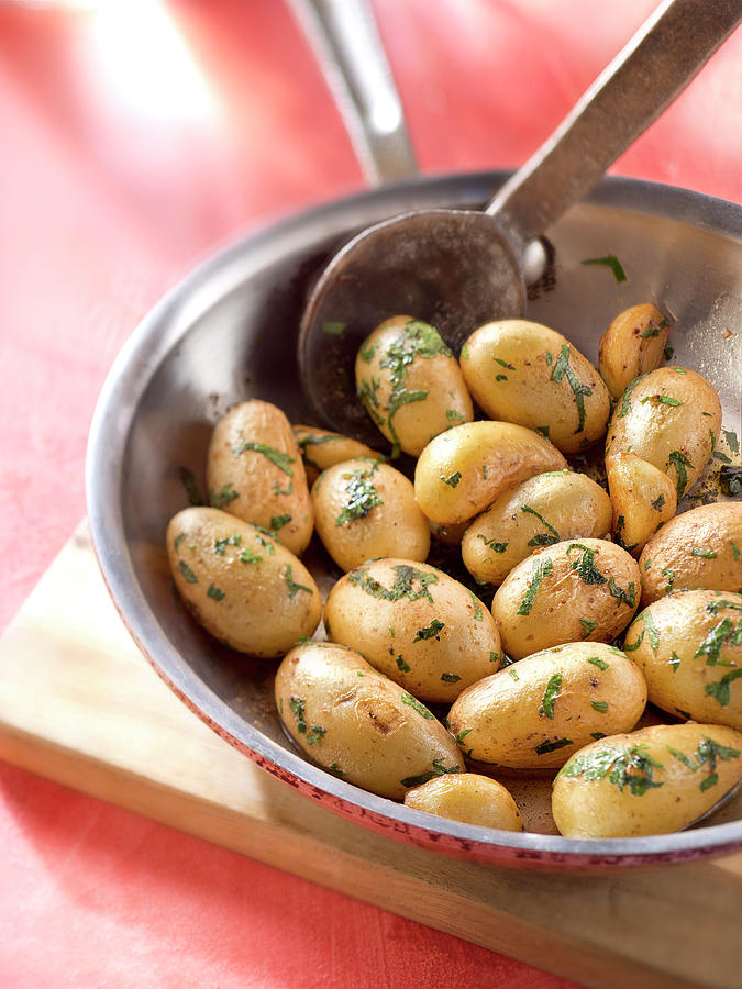 Poelee De Pommes De Terre Grenaille a L'ail Et Au Persil Panfried