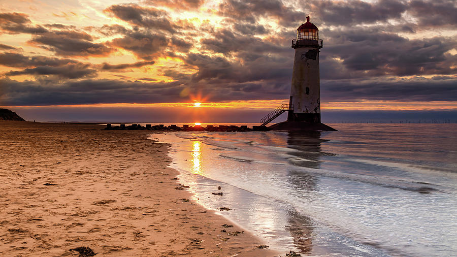 Point of Ayr Lighthouse Photograph by Peter Basiuk | Fine Art America