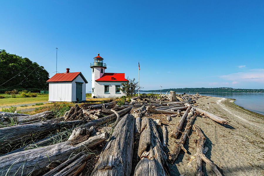 Point Robinson Lighthouse II Photograph by Larry Waldon