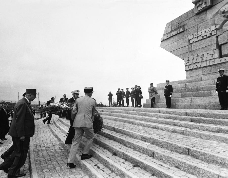 Poland, Gdansk, General De Gaulle Photograph by Keystone-france