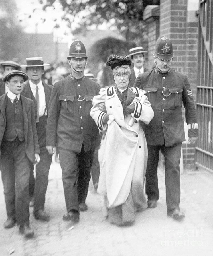 Police And Mrs. Lloyd George Photograph by Bettmann