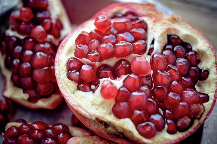 Pomegranate Photograph by Tsuji