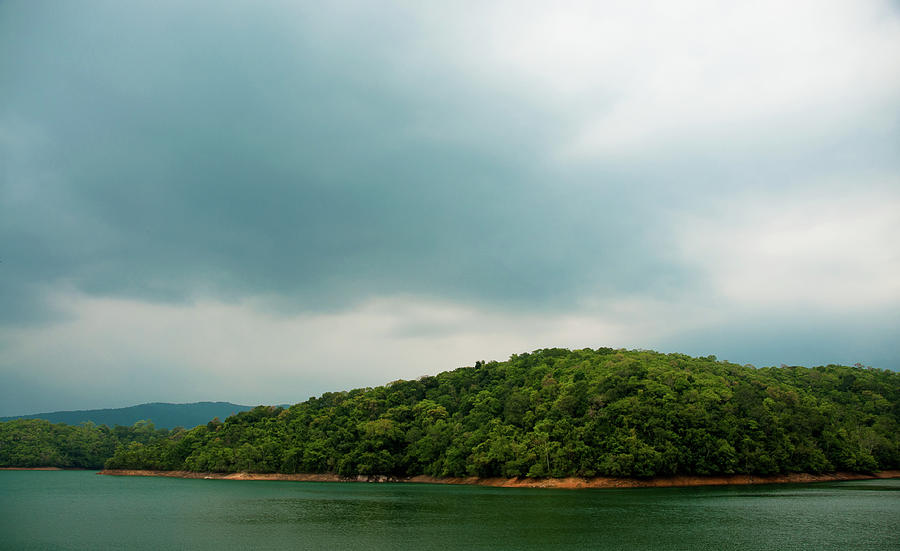 Ponmudi Lake, Kerala Photograph by Www.chitrakatha.in