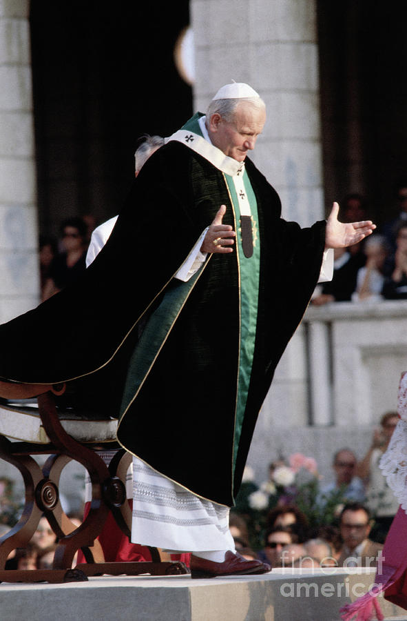 People Photograph - Pope John Paul II Delivering Mass by Bettmann