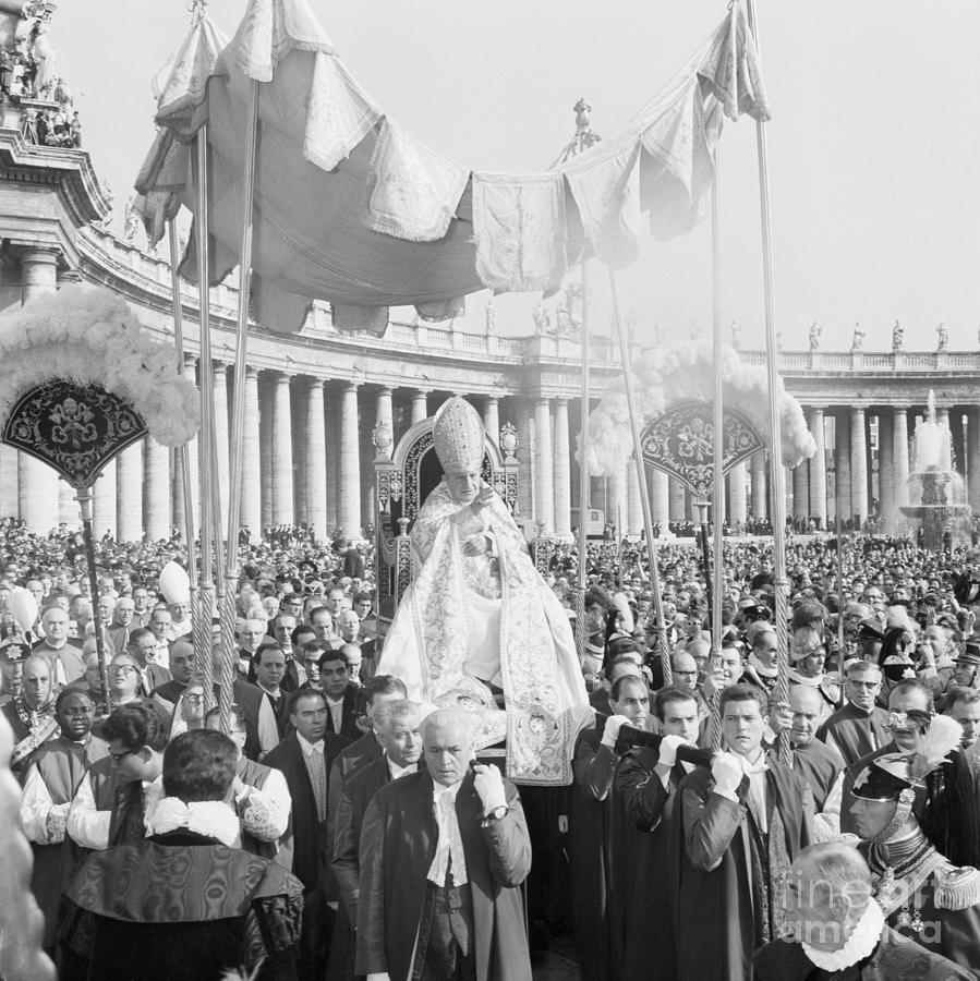 Pope John Xxiii Carried For Ecumenical Photograph by Bettmann