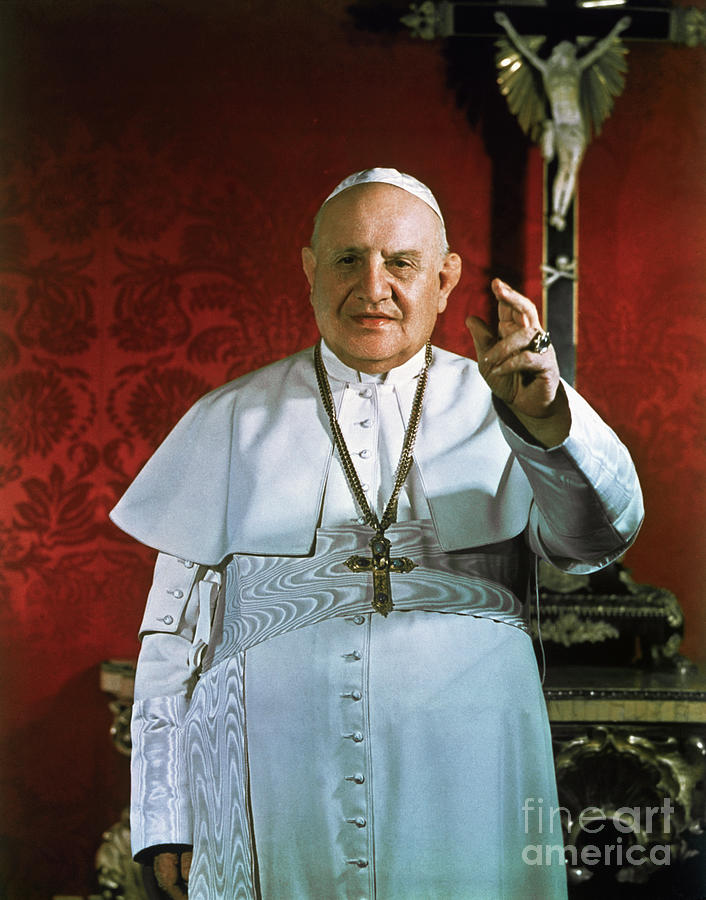 Pope John Xxiii Gives Benediction Photograph by Bettmann